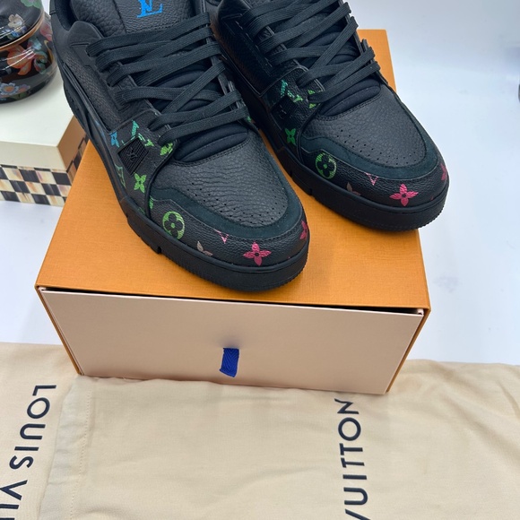 Men’s Louis Vuitton monogram trainer sneakers size 11 fits 12 US made in Italy - Picture 3 of 10